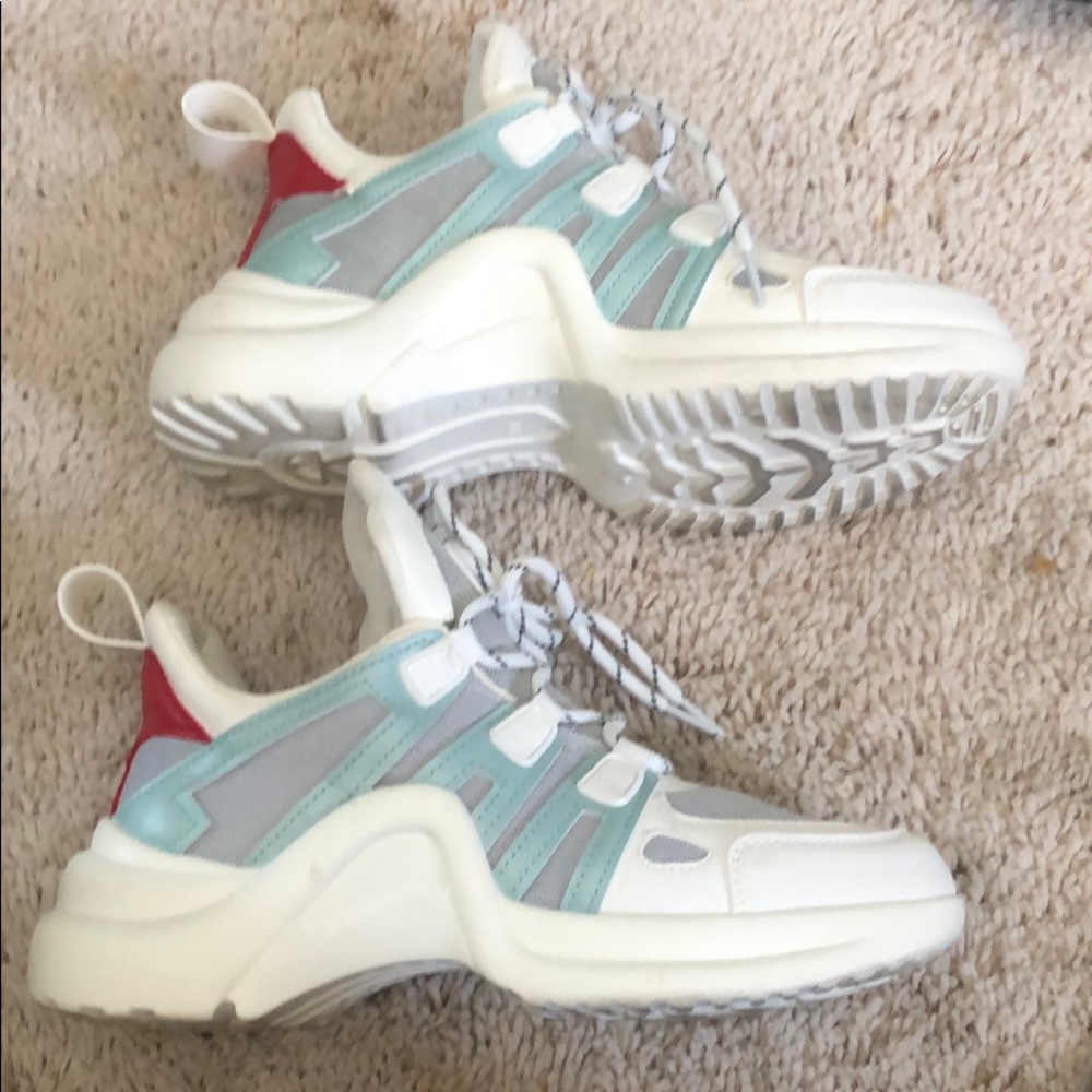 New good quality sneakers